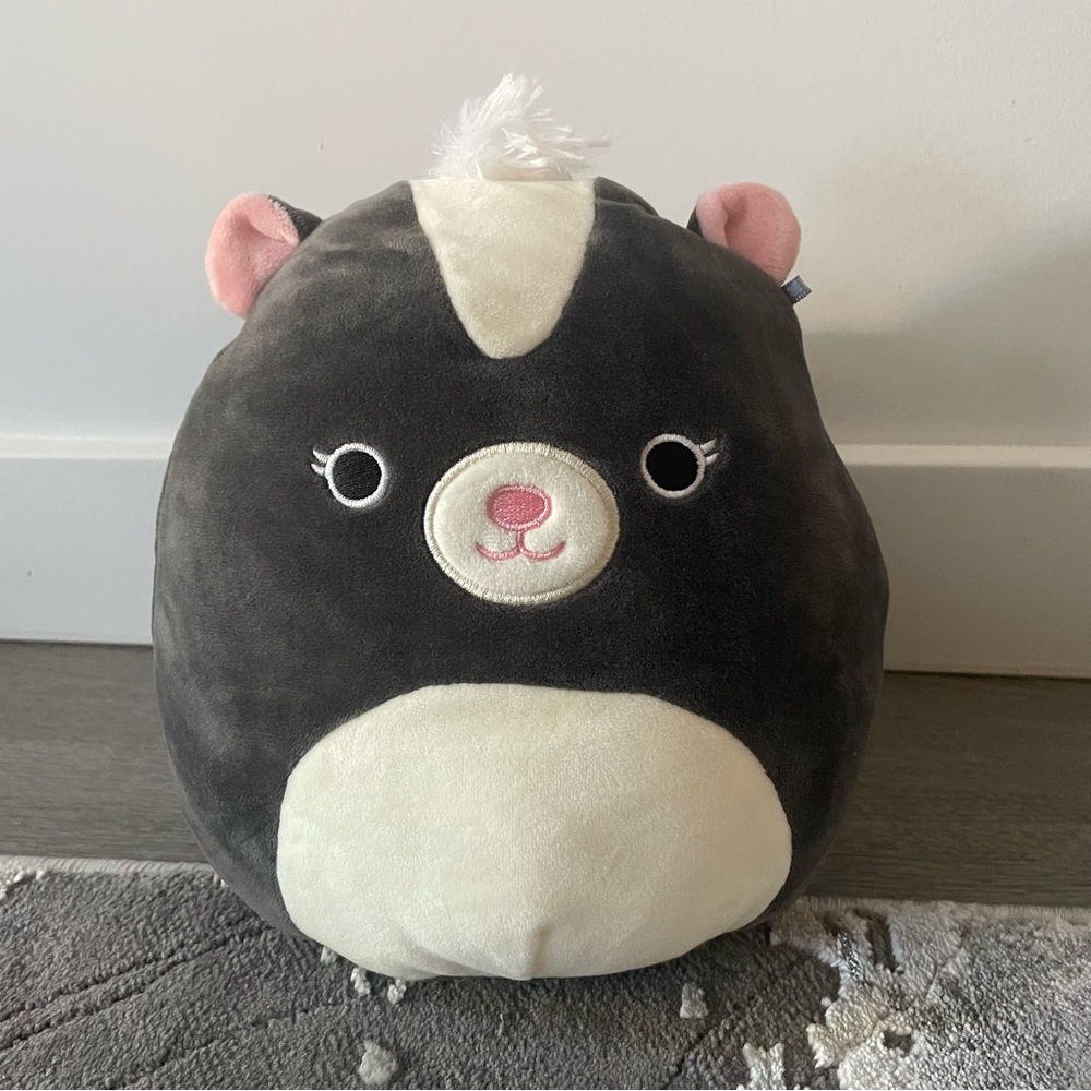 Selma the Skunk Squishmallows 8" NWT